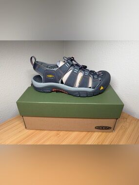 KEEN Newport H2 Men's India Ink Rust Water Hiking Sandals Size 9 NIB